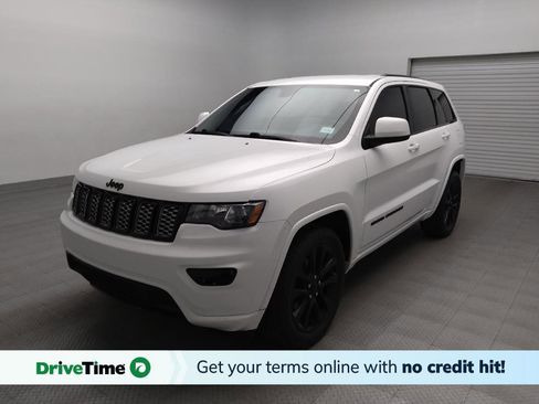 Used 2017 Jeep Grand Cherokee Altitude image 1