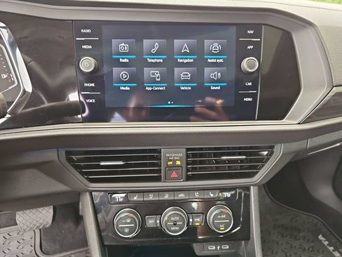 Used 2024 Volkswagen Jetta SEL FWD image 14
