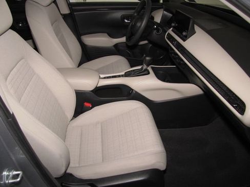 Certified 2025 Honda HR-V LX image 18