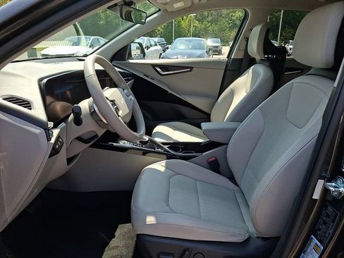 Used 2023 Kia Niro Wind w/ Wind Preserve Package FWD image 13