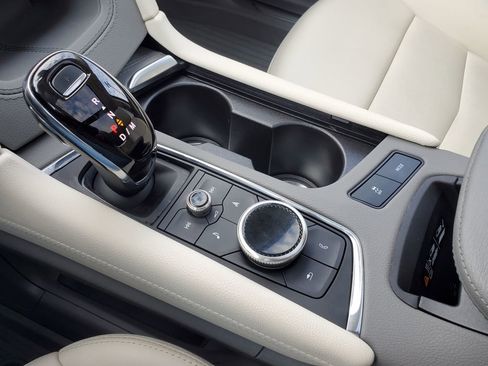 Certified 2023 Cadillac XT5 Premium Luxury w/ LPO, Floor Liner Package image 38