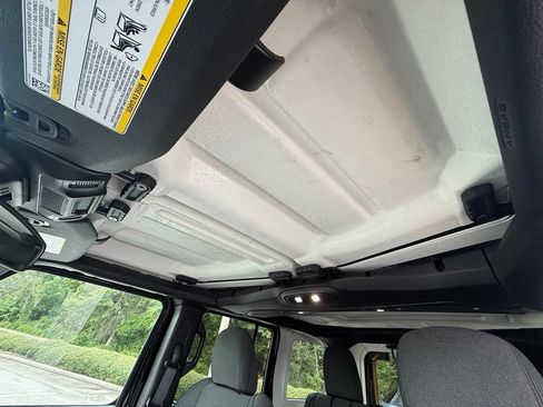 Used 2024 Jeep Wrangler Unlimited Rubicon AWD/4WD image 20