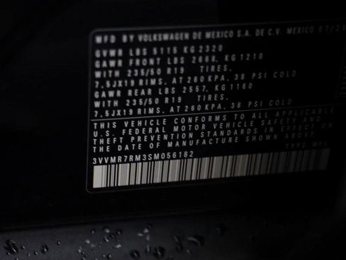 New 2025 Volkswagen Tiguan SE image 24