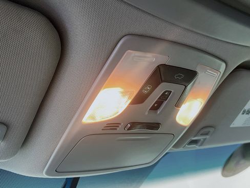 Used 2015 Toyota Sienna XLE Premium image 22