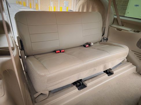 Used 2005 Ford Excursion Limited image 32