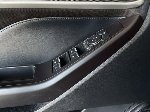 Used 2020 Ford Explorer XLT image 22