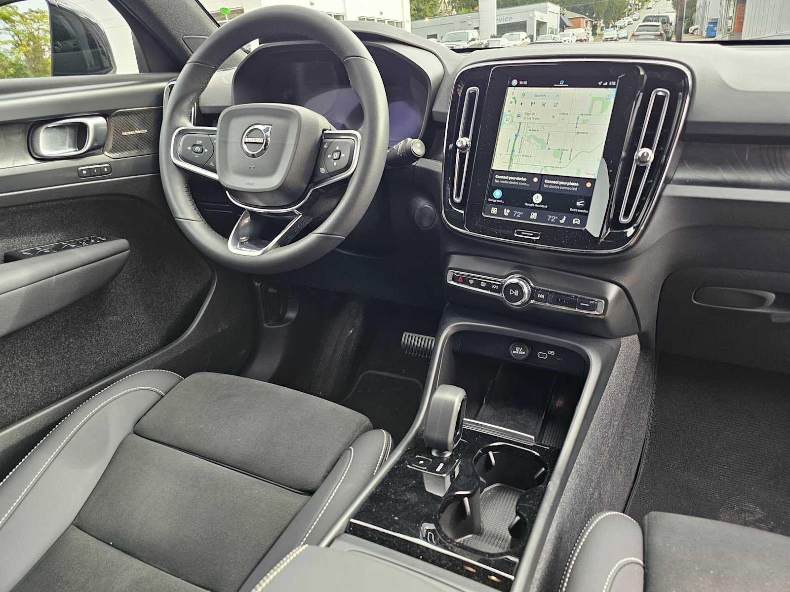 Used 2023 Volvo XC40 Recharge Ultimate AWD/4WD image 12