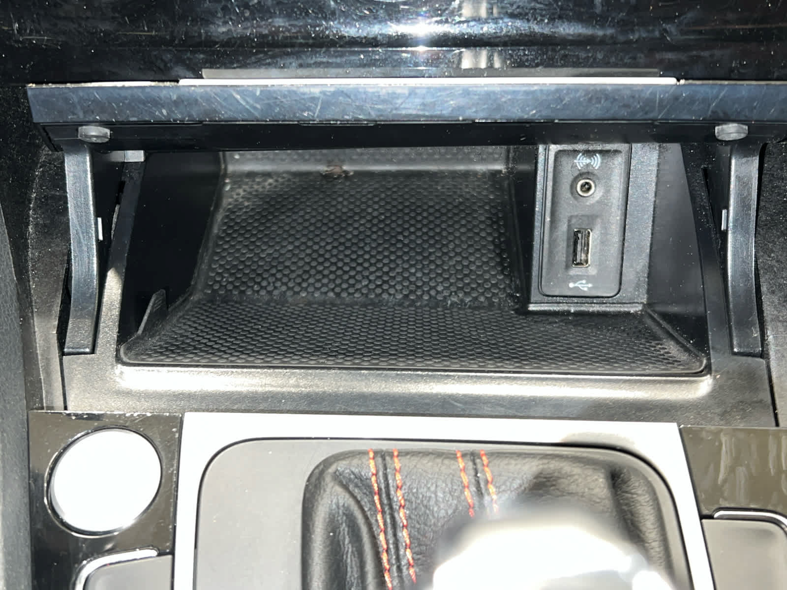 Used 2018 Volkswagen GTI SE FWD image 25