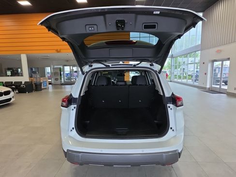 Used 2026 Nissan Rogue SL AWD/4WD image 29
