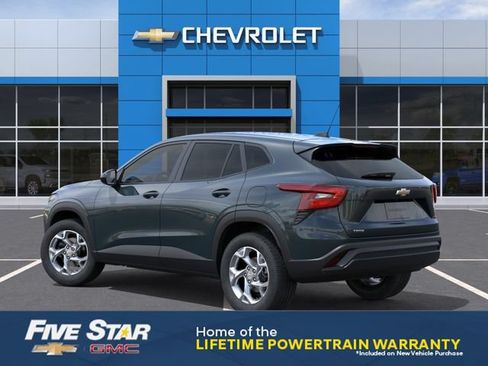 New 2026 Chevrolet Trax LS w/ LS Convenience Package FWD image 3