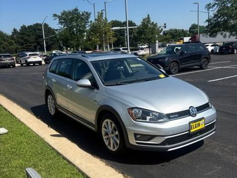 Used 2017 Volkswagen Golf Alltrack SE AWD/4WD image 3