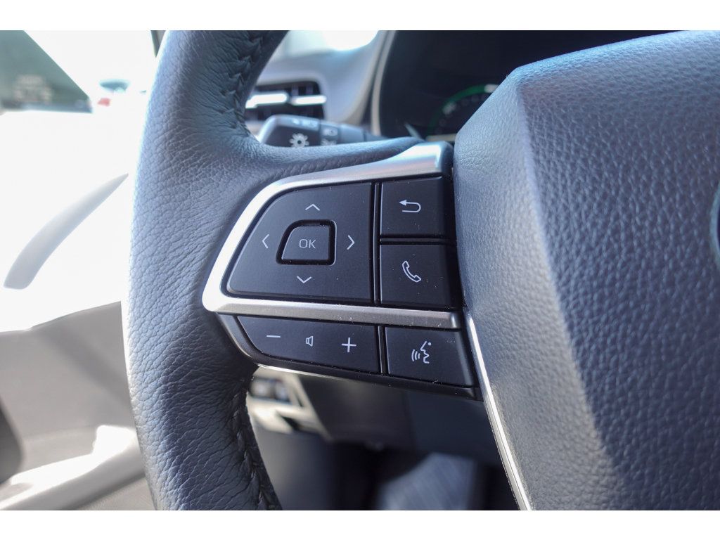 Certified 2026 Toyota Sienna XLE FWD image 16