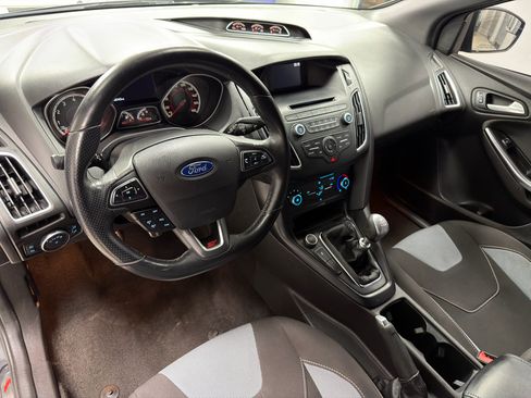 Used 2017 Ford Focus ST image 29