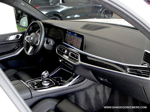 Used 2022 BMW X7 xDrive40i w/ M Sport Package AWD/4WD image 31