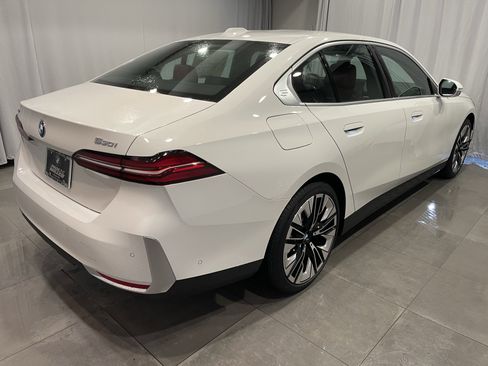 Used 2026 BMW 530i xDrive w/ Premium Package AWD/4WD image 6