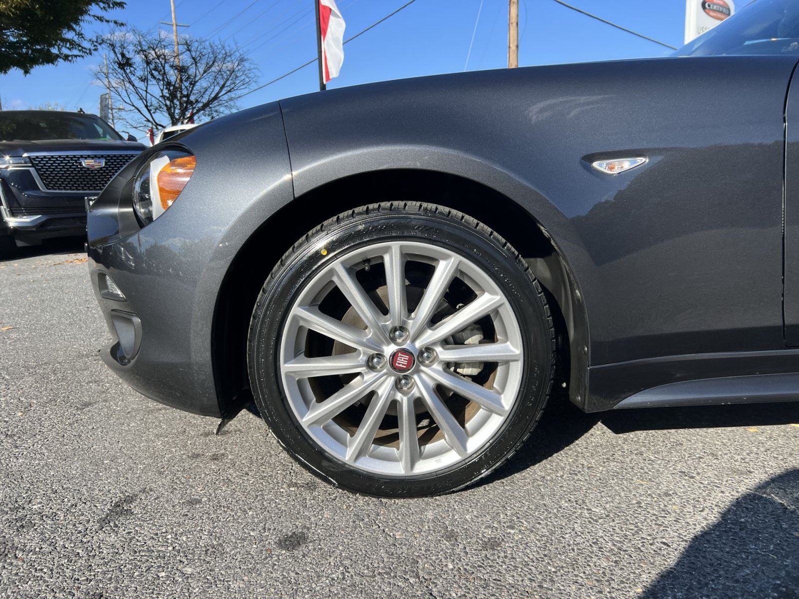 Used 2019 FIAT 124 Spider Lusso w/ Navigation & Sound Group RWD image 12