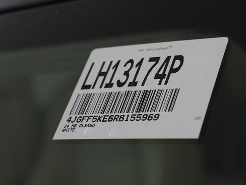 Used 2024 Mercedes-Benz GLS 450 4MATIC image 27