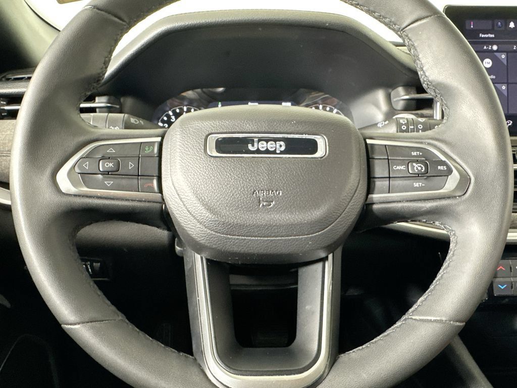 Used 2024 Jeep Compass Latitude AWD/4WD image 36