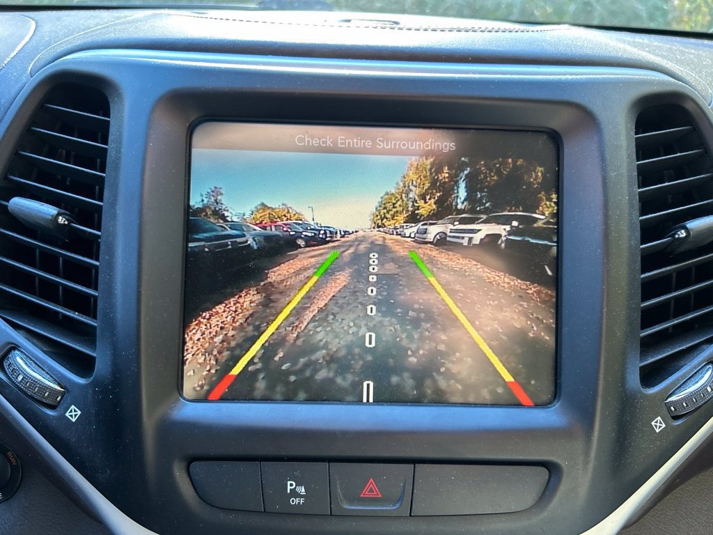 Used 2017 Jeep Cherokee Overland AWD/4WD image 22