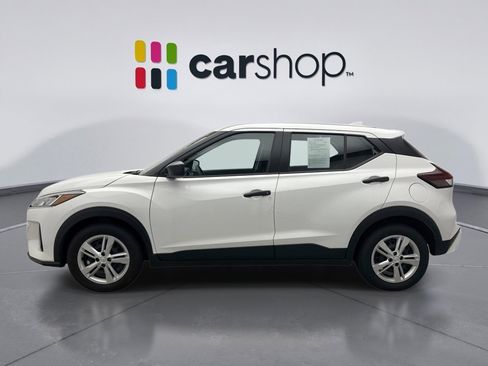 Used 2025 Nissan Kicks Play S image 2