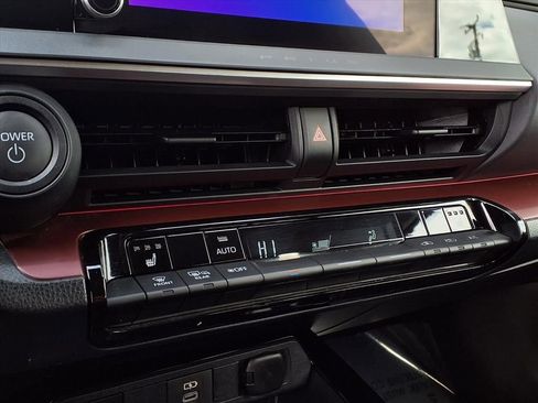 Used 2023 Toyota Prius Prime image 9