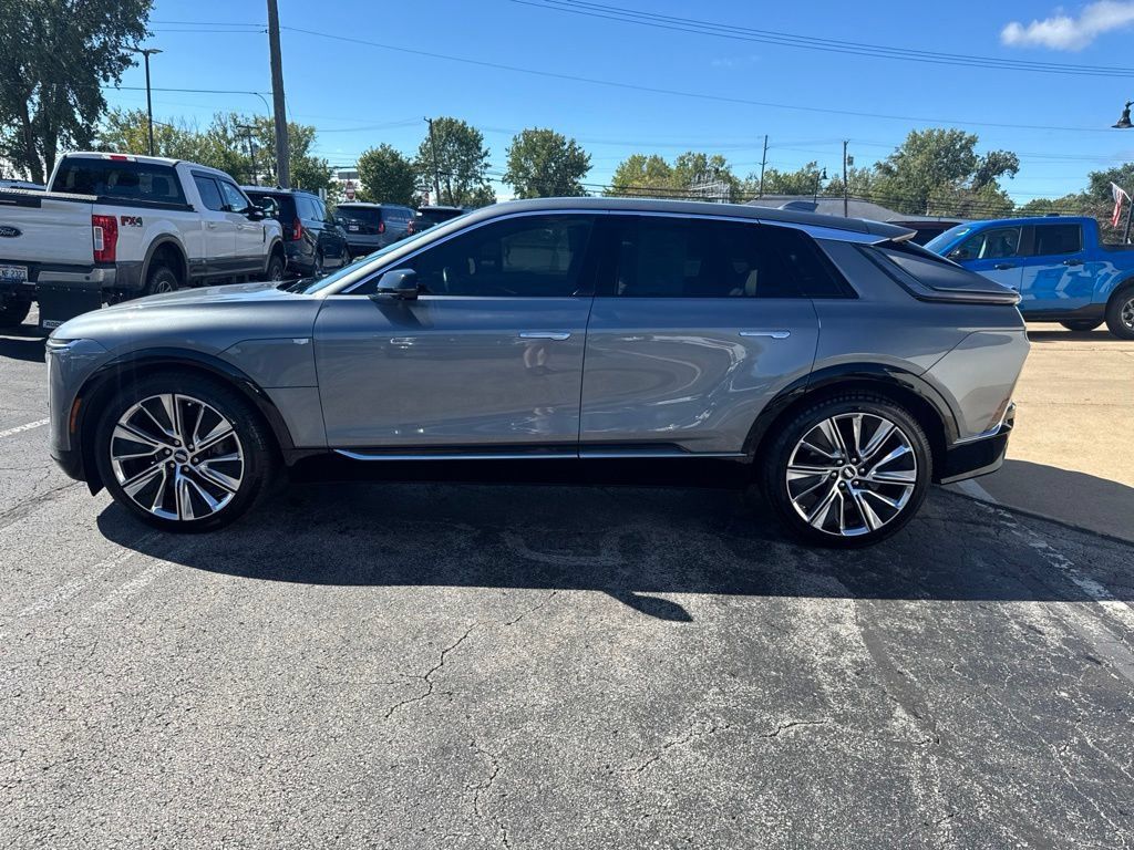 Used 2023 Cadillac Lyriq 2WD image 7