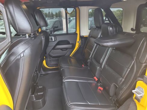 Certified 2019 Jeep Wrangler Unlimited Sahara AWD/4WD image 11