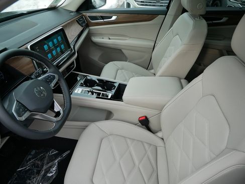 New 2026 Volkswagen Atlas SE image 7