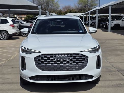 Used 2025 Audi Q5 Premium Plus w/ Premium Plus image 2