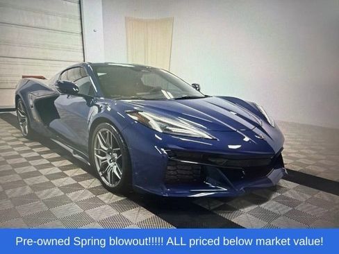 Used 2025 Chevrolet Corvette Z06 RWD image 3