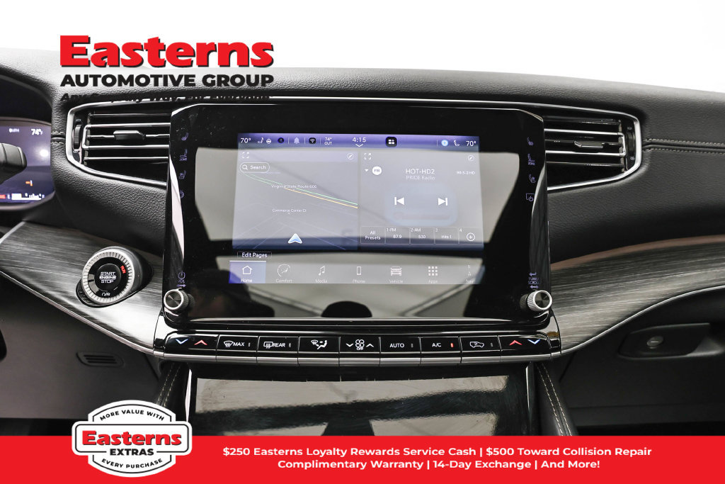 Used 2024 Jeep Wagoneer Series III w/ Premium Group I AWD/4WD image 13