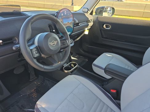 Certified 2025 MINI Cooper S image 14