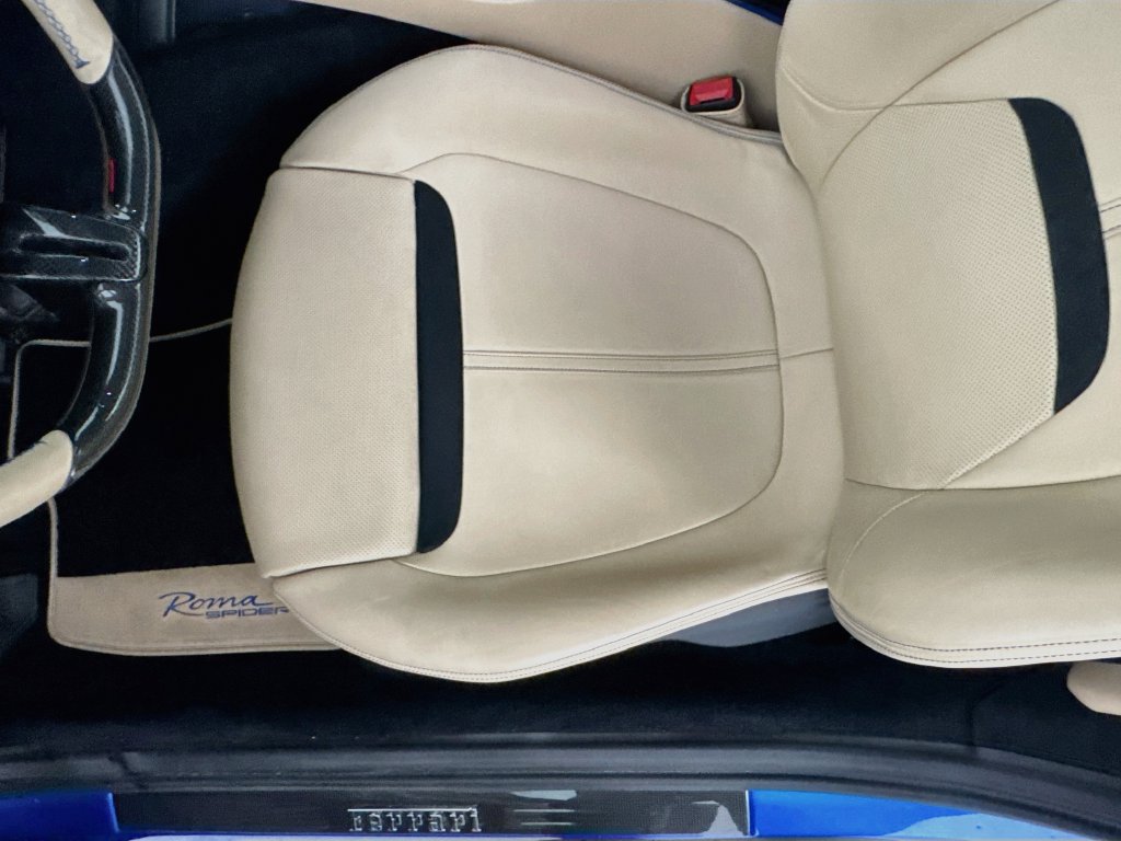 Used 2026 Ferrari Roma Spider RWD image 20