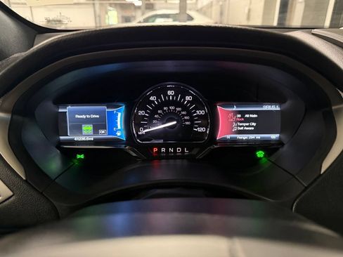 Used 2018 Lincoln MKZ Select w/ Technology Package FWD image 10