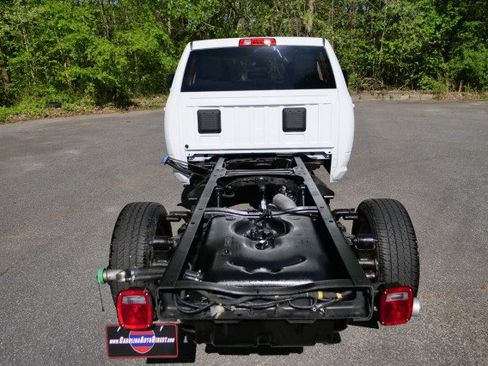 Used 2024 RAM 3500 Laramie image 29