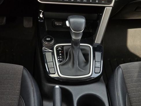 Used 2023 Kia Seltos S FWD image 16
