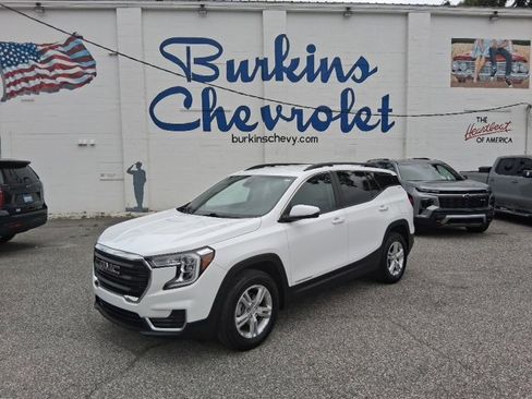 Certified 2023 GMC Terrain SLE w/ Driver Convenience Package image 1