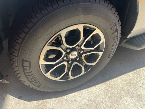 Used 2024 Ford Expedition XLT RWD image 5