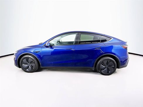 Used 2026 Tesla Model Y 2WD image 23