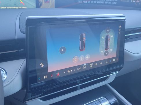 New 2026 Lincoln Nautilus Premier image 19