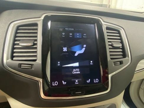 Used 2019 Volvo XC90 T5 Momentum w/ Multimedia Package AWD/4WD image 23