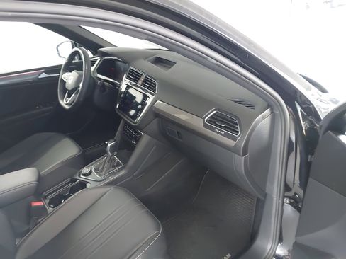 Used 2022 Volkswagen Tiguan SE R-Line AWD/4WD image 28