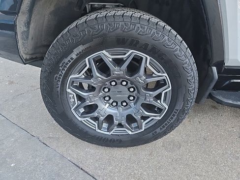 Used 2025 GMC Hummer EV 3X image 27