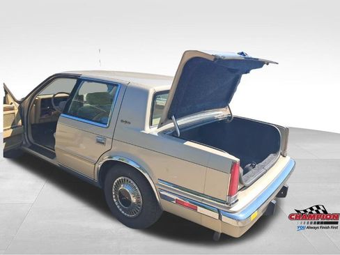 Used 1989 Chrysler New Yorker FWD image 22