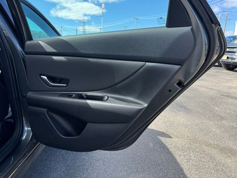 New 2026 Hyundai Elantra Limited FWD image 25