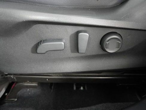 Used 2020 Subaru Forester Limited image 21