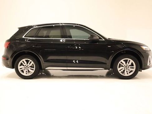 Used 2022 Audi Q5 2.0T Premium w/ Convenience Package AWD/4WD image 4