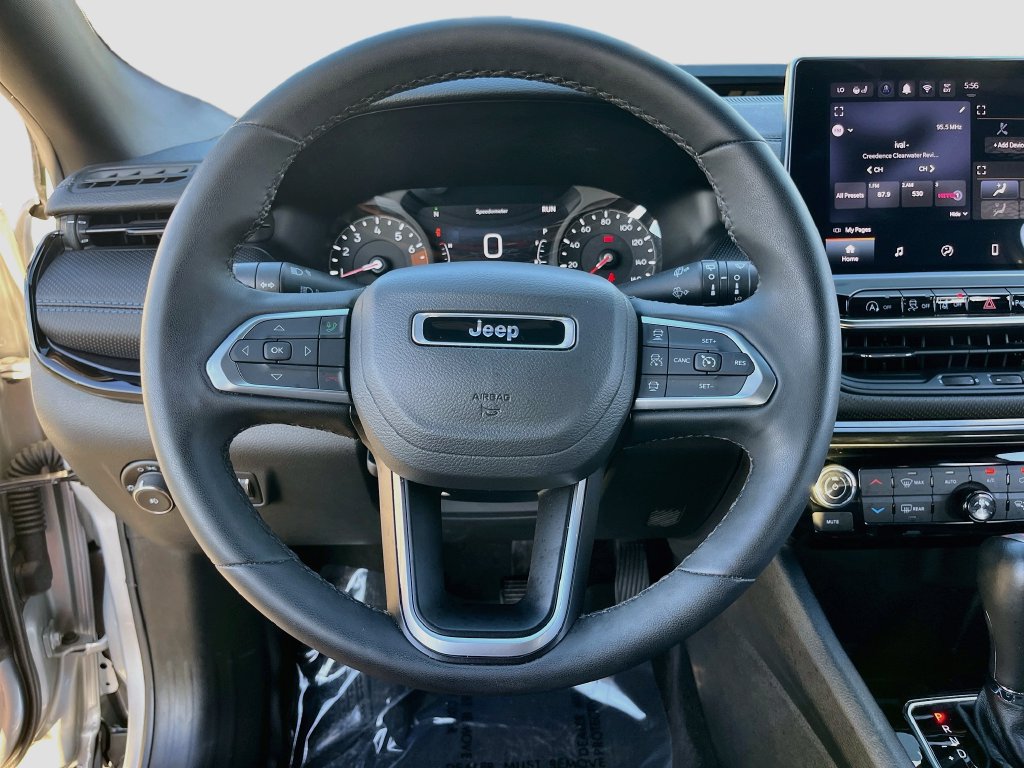 Used 2025 Jeep Compass Limited w/ Sun & Sound Group AWD/4WD image 11
