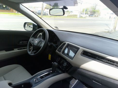 Used 2019 Honda HR-V LX image 22