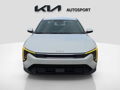 New 2025 Kia K4 LXS image 2